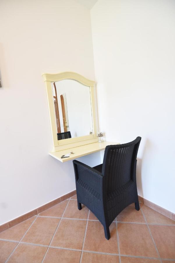Chez Luke Apartments In אג'רולה מראה חיצוני תמונה