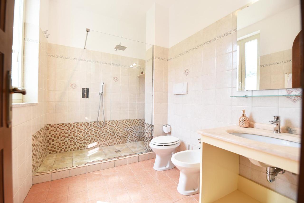 Chez Luke Apartments In אג'רולה מראה חיצוני תמונה