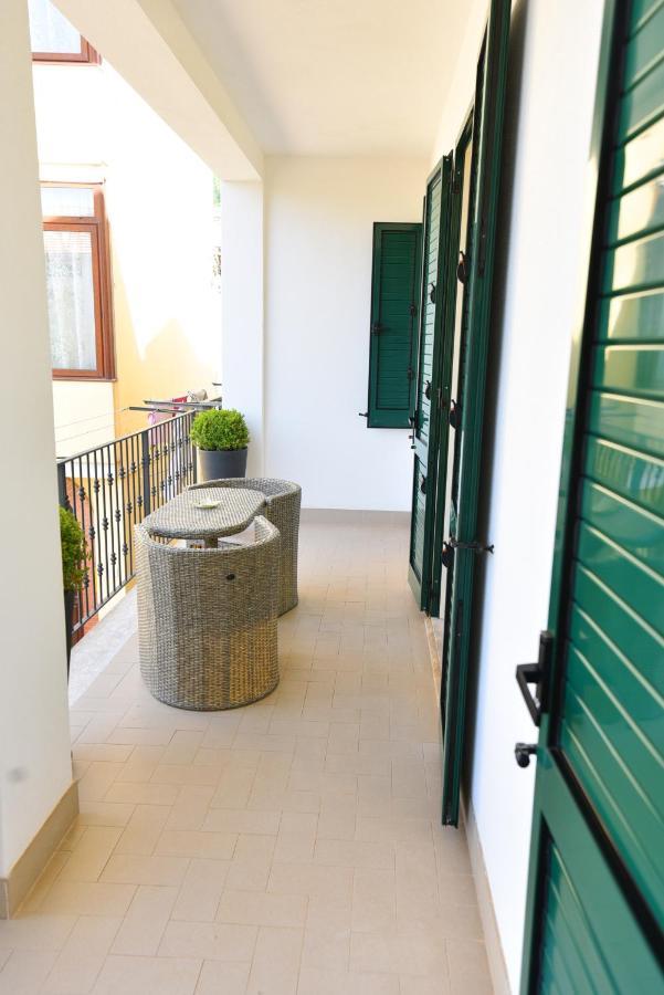 Chez Luke Apartments In אג'רולה מראה חיצוני תמונה