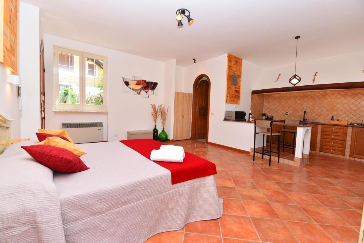 Chez Luke Apartments In אג'רולה מראה חיצוני תמונה